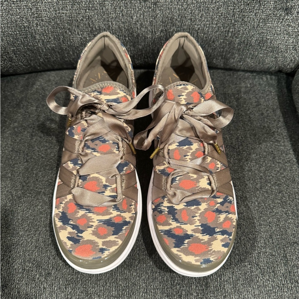 Bzees Women MultiColor Camouflage Ribbon Lace Shoes Size 9.5